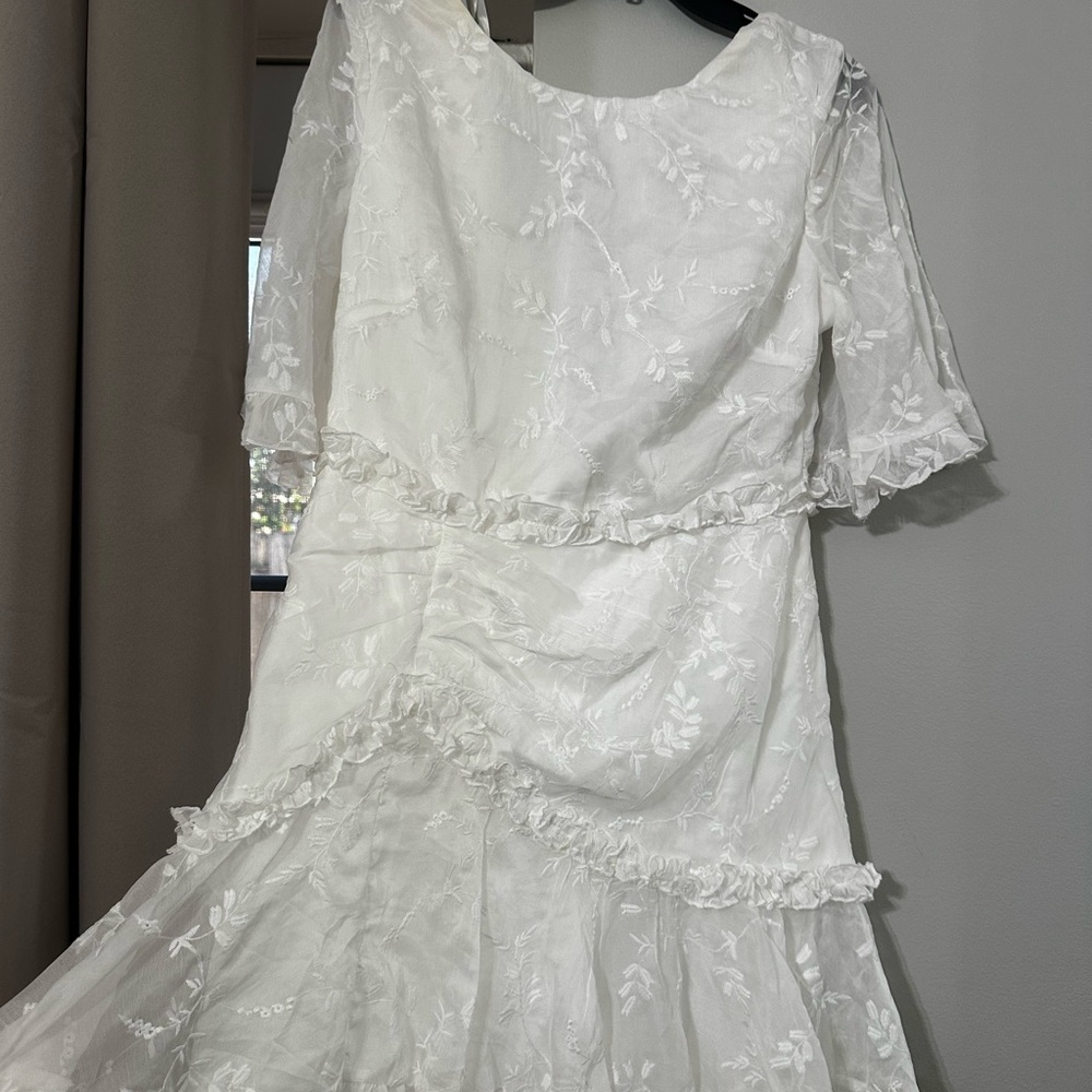 Selfie Leslie White Floral Dress